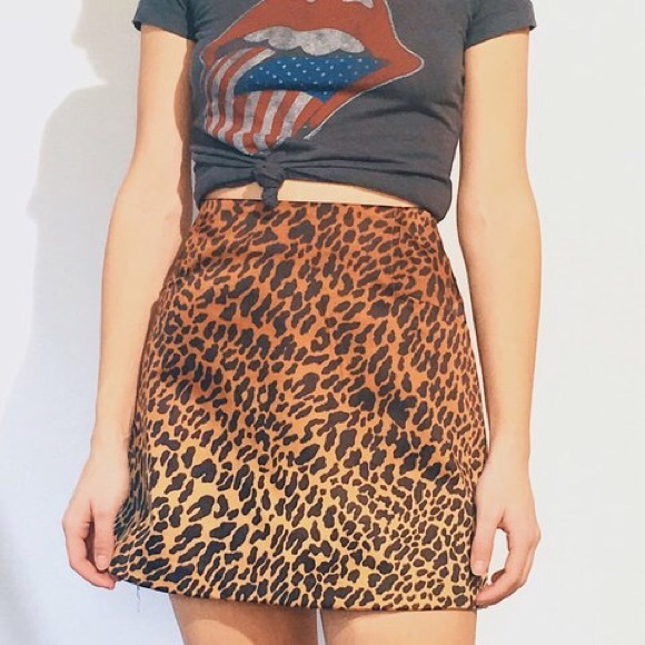 Urban outfitters satin leopard skirt - Picture 1 of 4